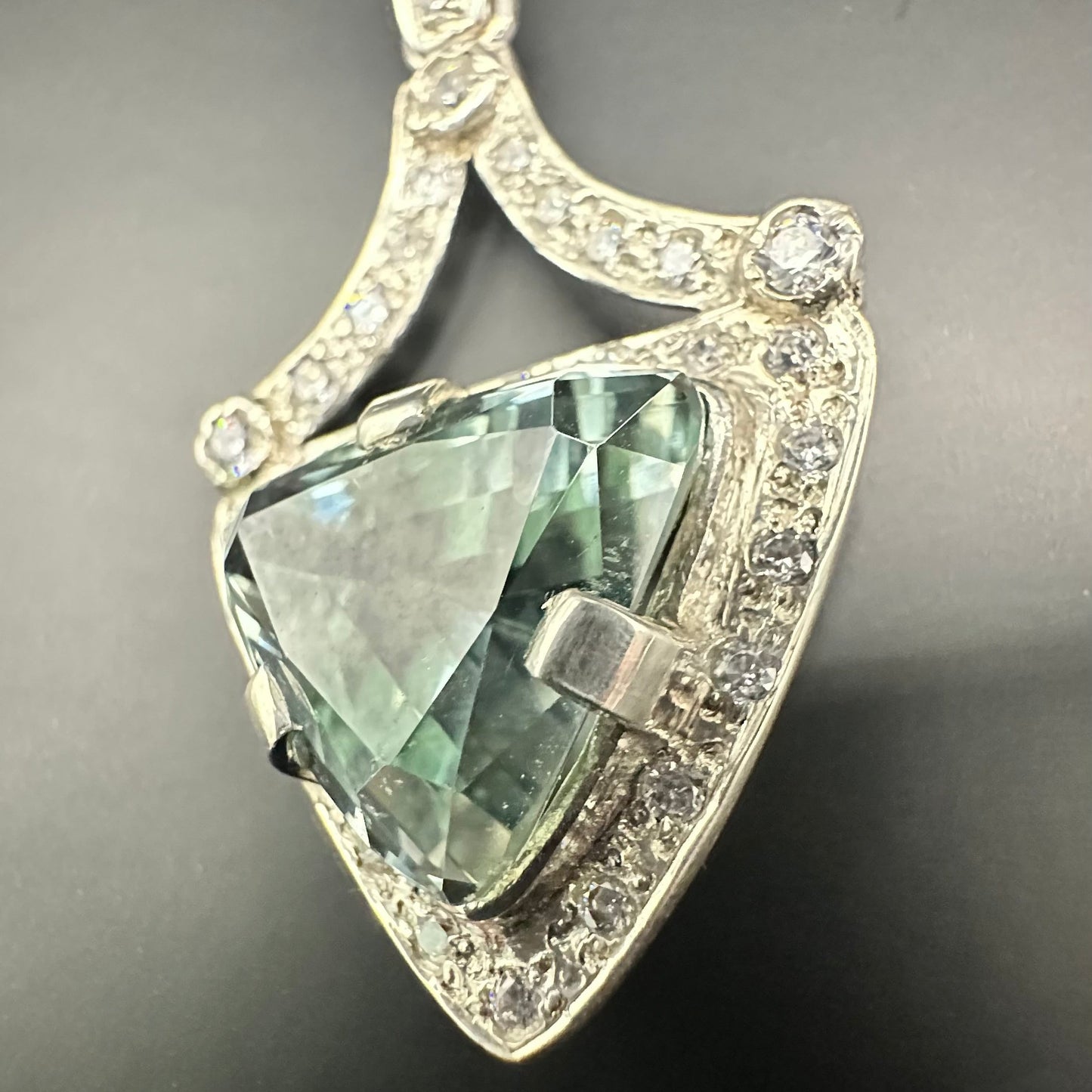 Beautiful pendent silver sterling original stone