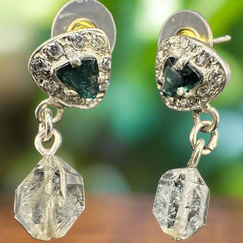 Beautiful silver sterling earrings Quartz