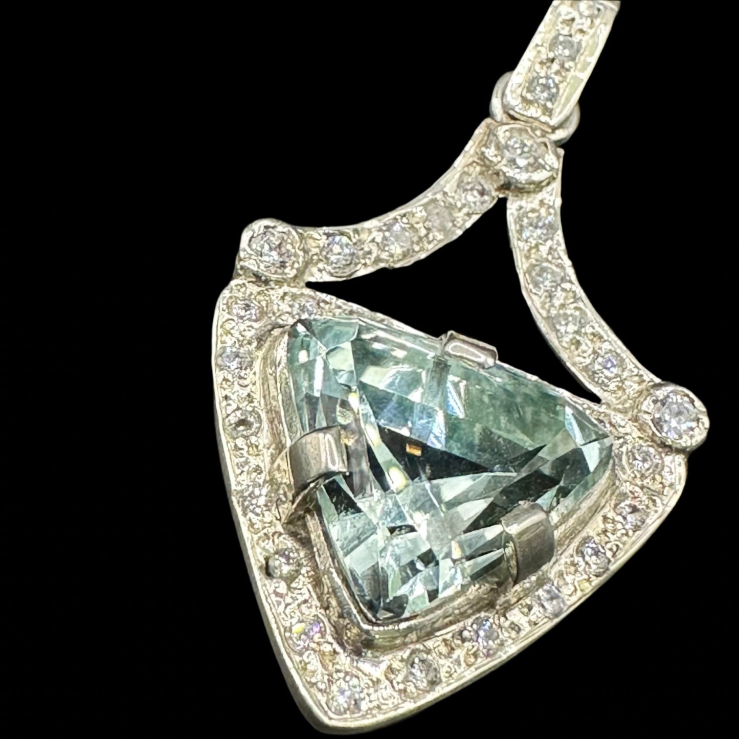 Beautiful pendent silver sterling original stone