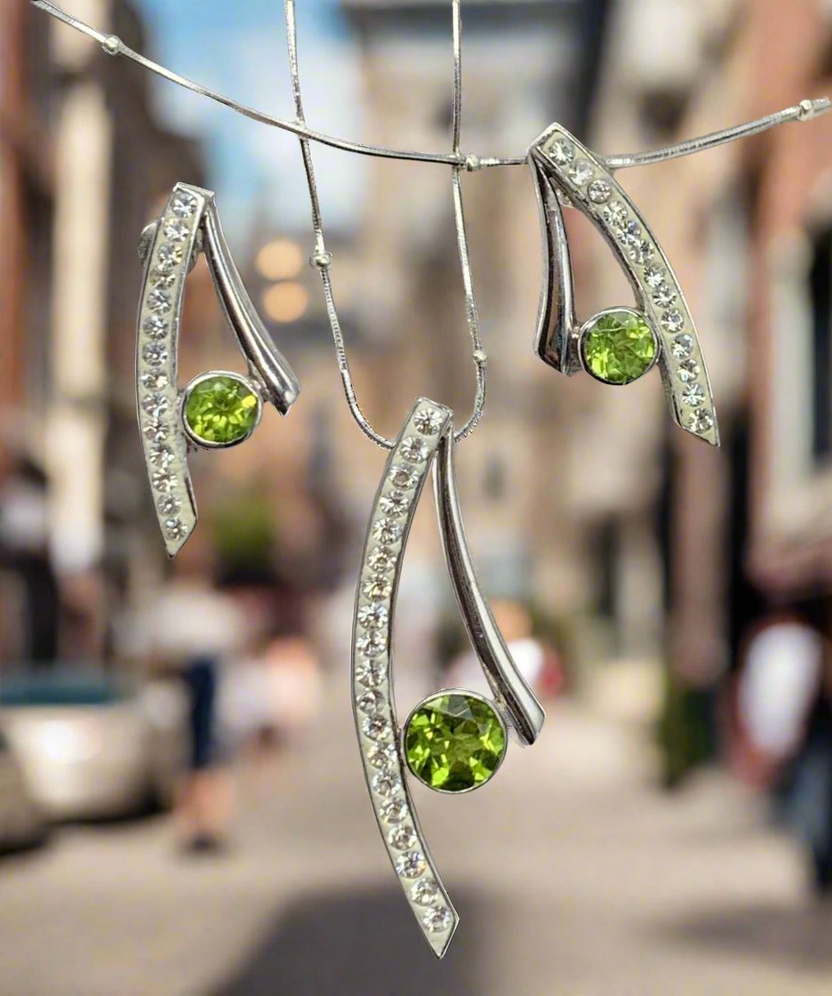 Stunning Design peridot jewelry set with silver