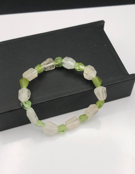 ✨ Natural Fluorite & Peridot Bracelet – $30.99 ✨