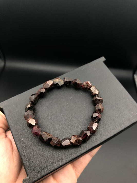 Natural Red Garnet &amp; Peridot Crystal Bracelet – Handcrafted Earth &amp; Fire Energy